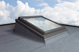 Конструкция для установки окон в плоские крыши и крыши с малым углом наклона